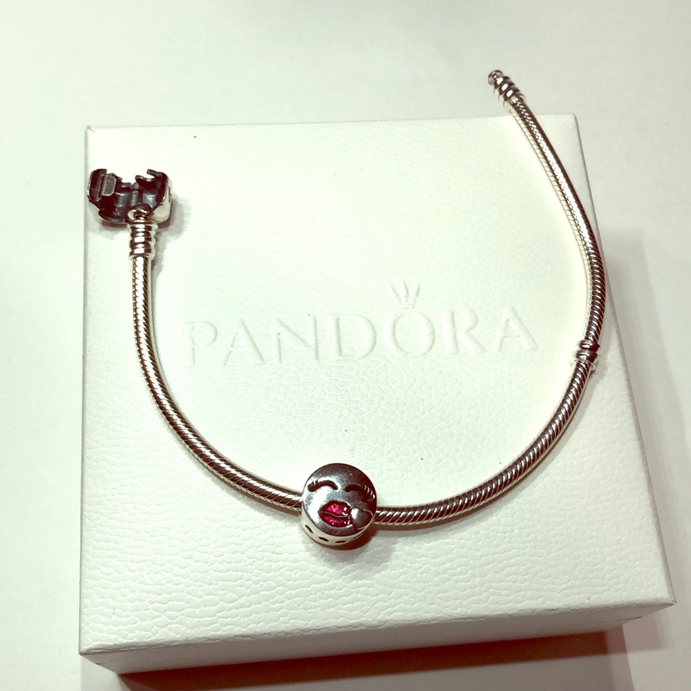 New Valentine’s Pandora Kiss Charm